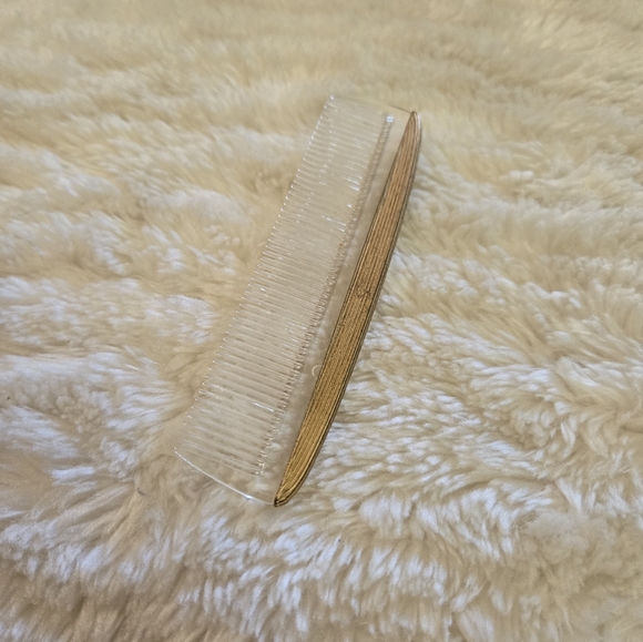 Vintage Gold Makeup Kit Clutch - Picture 14 of 16